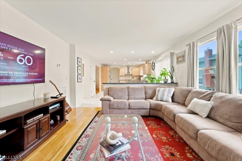 580 Center St