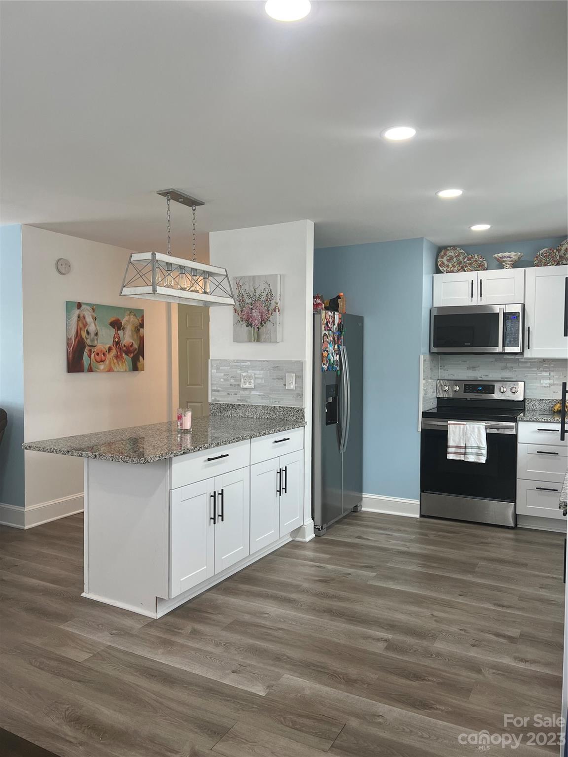 701 Skyland Drive N