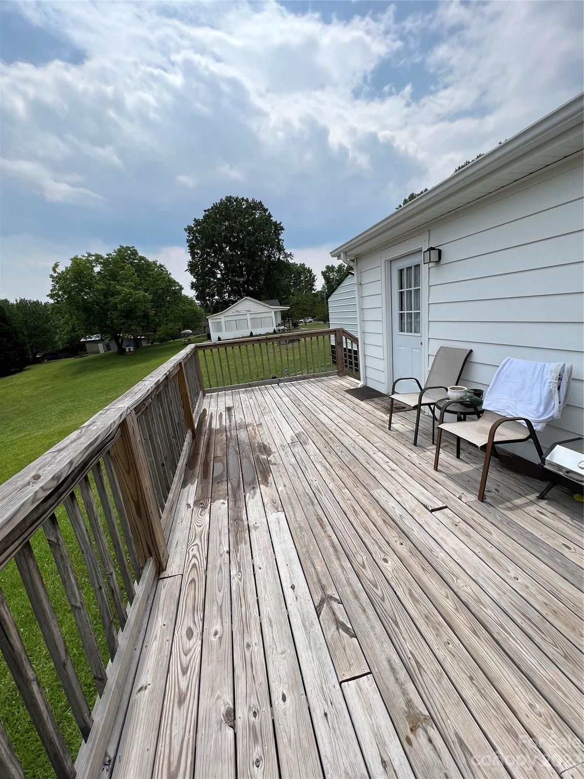701 Skyland Drive N