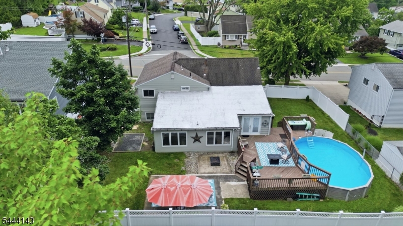 29 Daniel St
