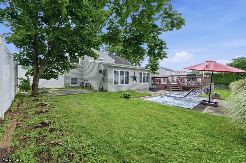 29 Daniel St