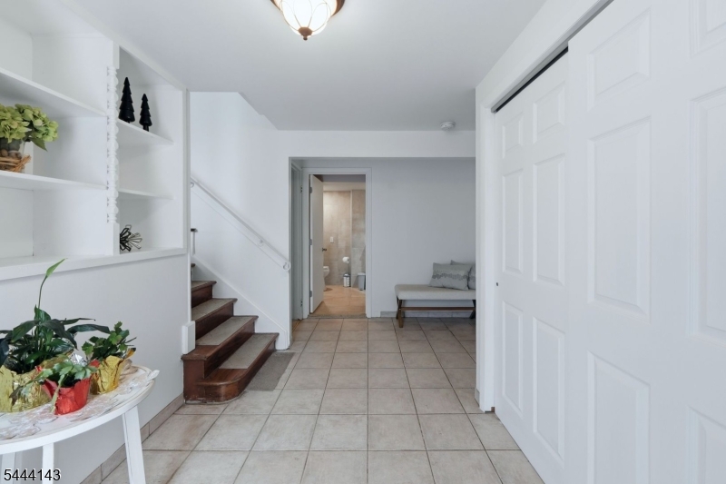 29 Daniel St