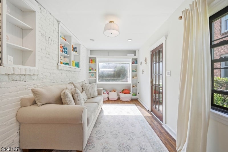 23 PARK DRIVE