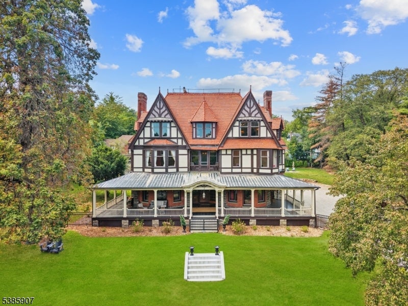 30 N Mountain Ave