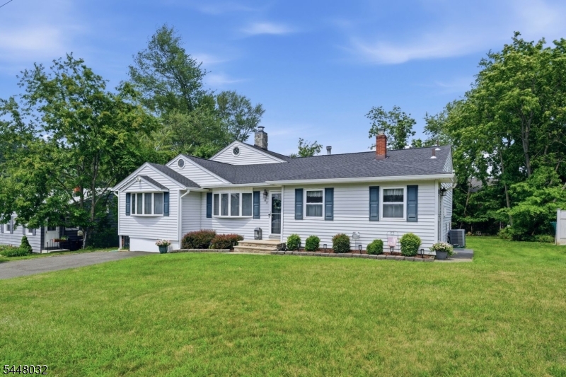 63 Stewart Ave