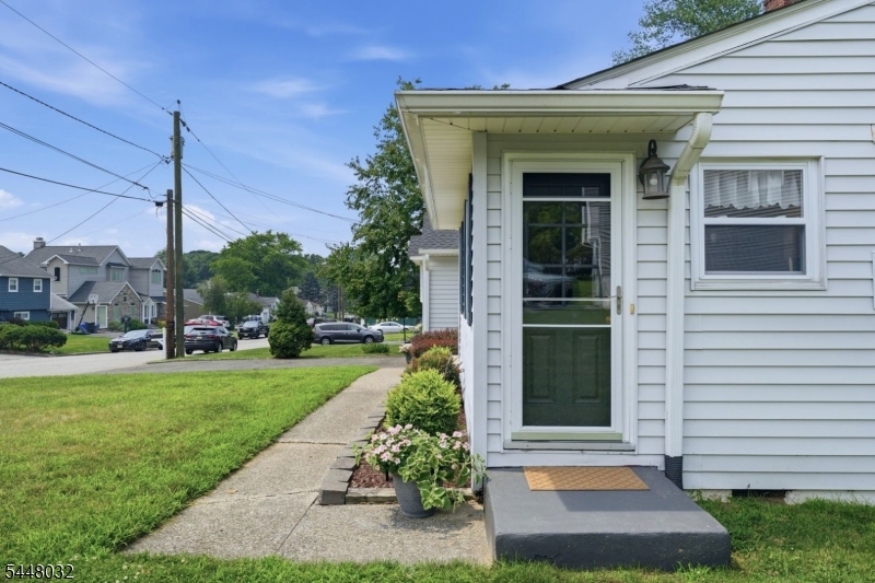 63 Stewart Ave