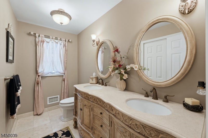 442 Riverview Dr