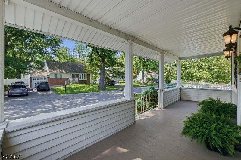 442 Riverview Dr