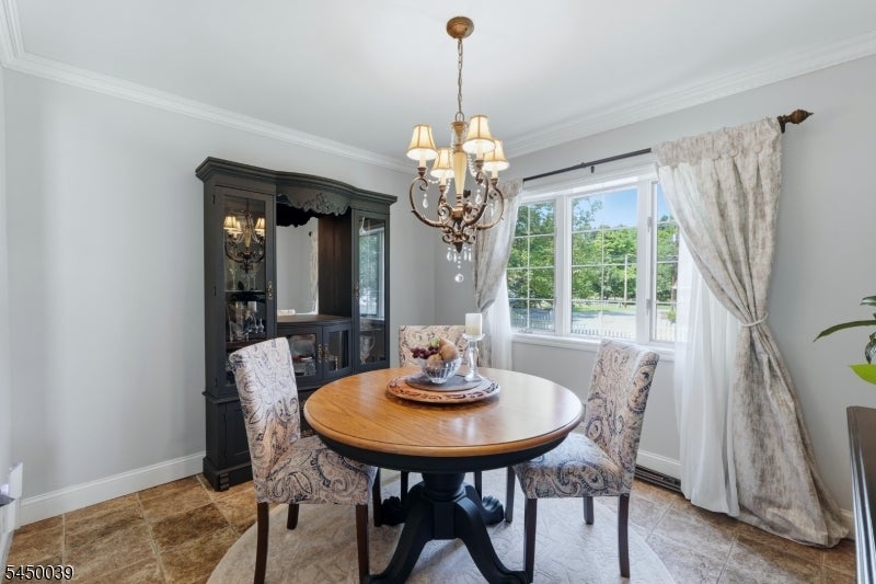 442 Riverview Dr