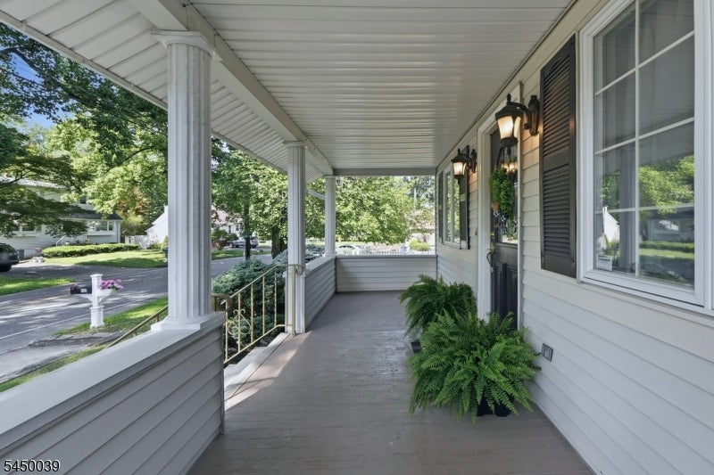 442 Riverview Dr