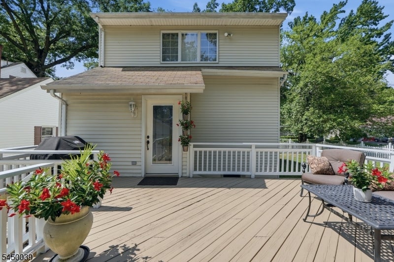 442 Riverview Dr