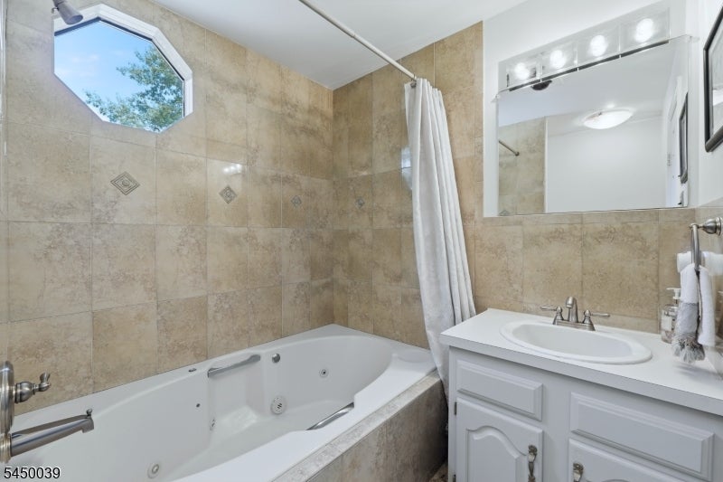 442 Riverview Dr