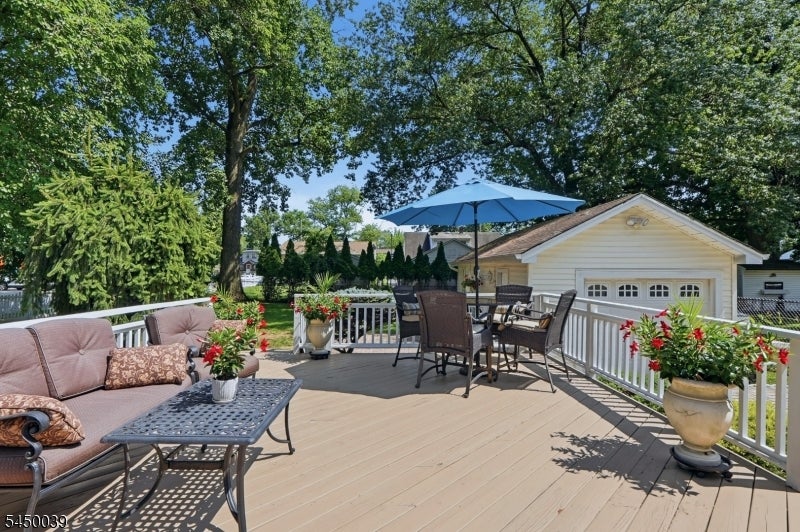 442 Riverview Dr
