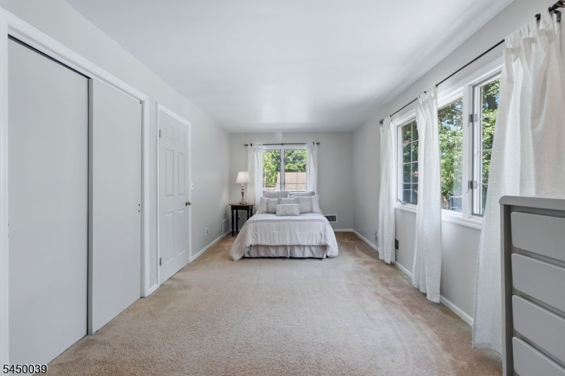442 Riverview Dr