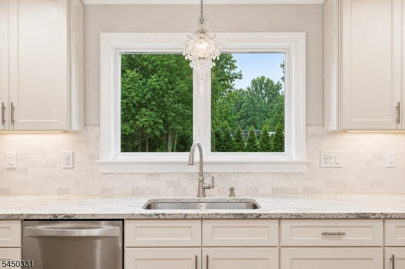 35 Mercier Pl