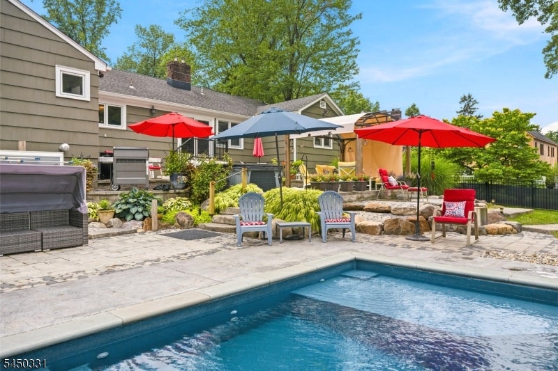 35 Mercier Pl
