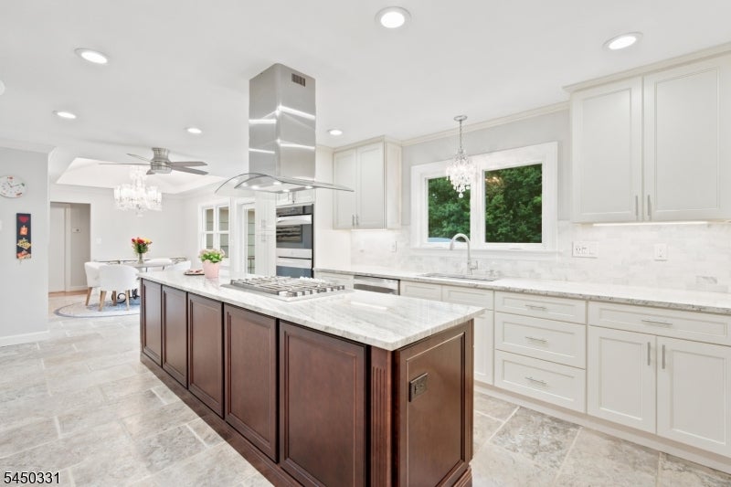 35 Mercier Pl