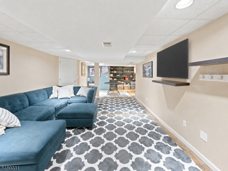 35 Mercier Pl