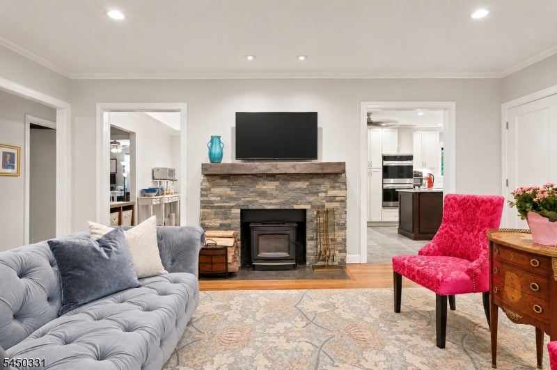 35 Mercier Pl