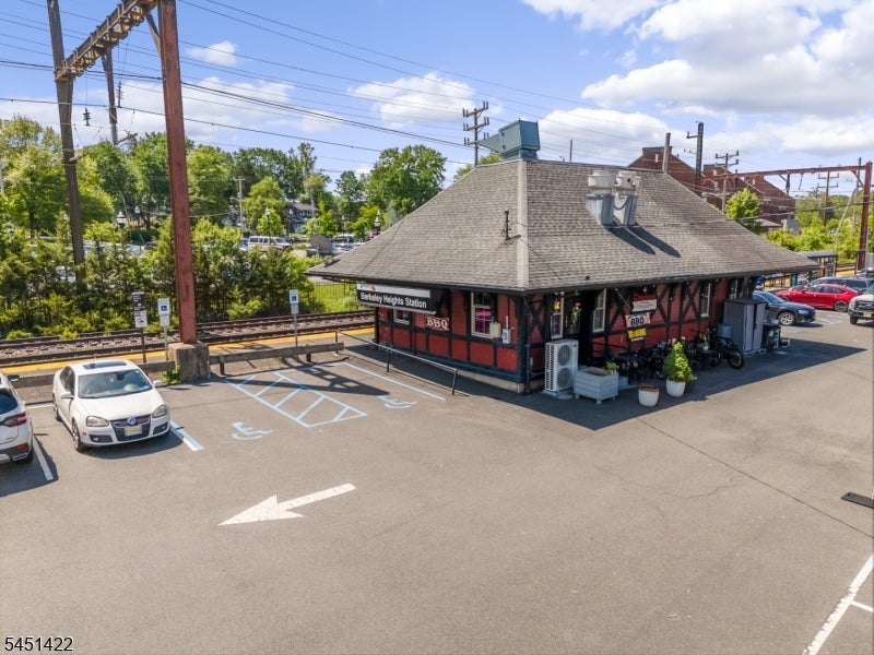 160 Sherman Ave