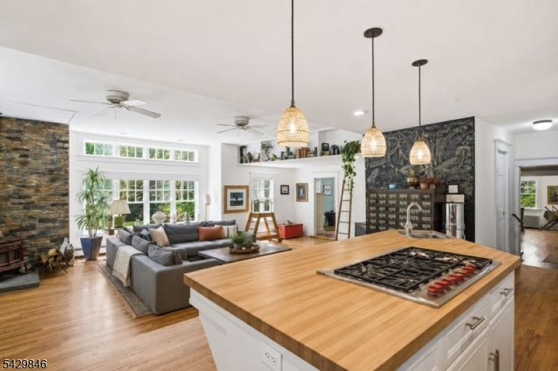 12 COLD SPRINGS ROAD