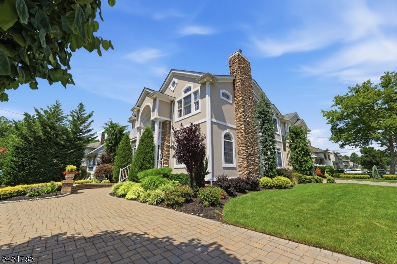 152 Boulevard