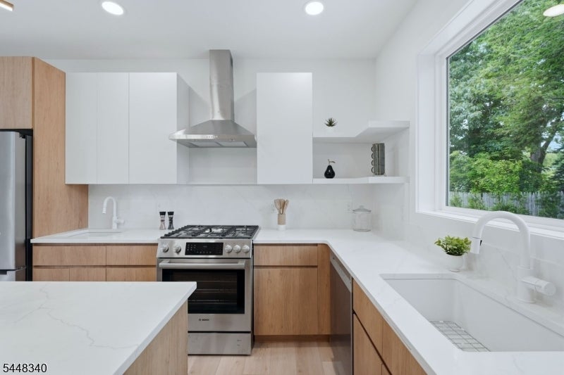 126 Fieldstone Dr