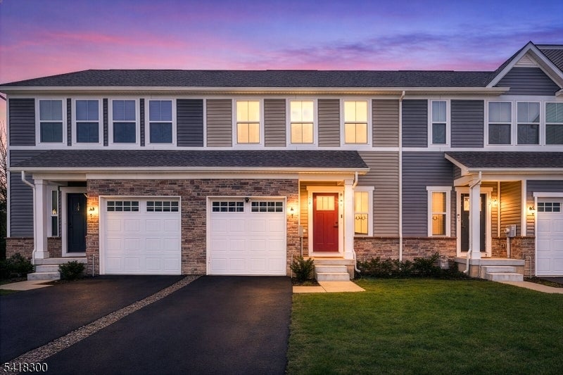 14 Pratt Ln