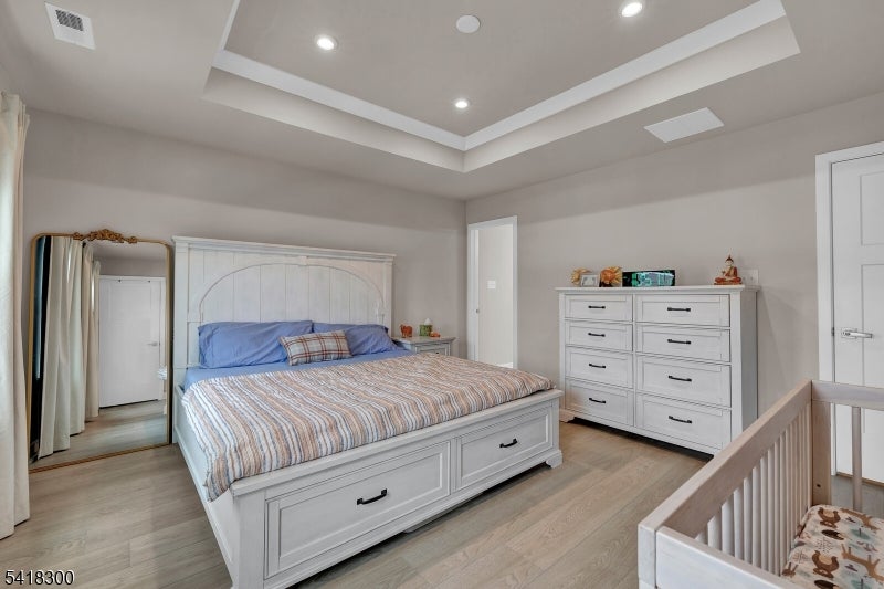 14 Pratt Ln