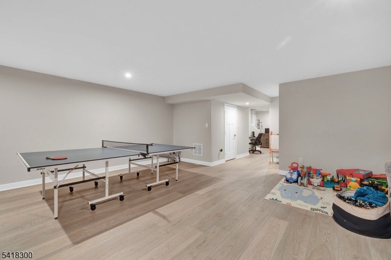 14 Pratt Ln