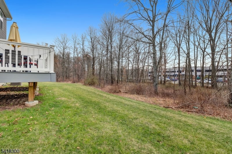 14 Pratt Ln