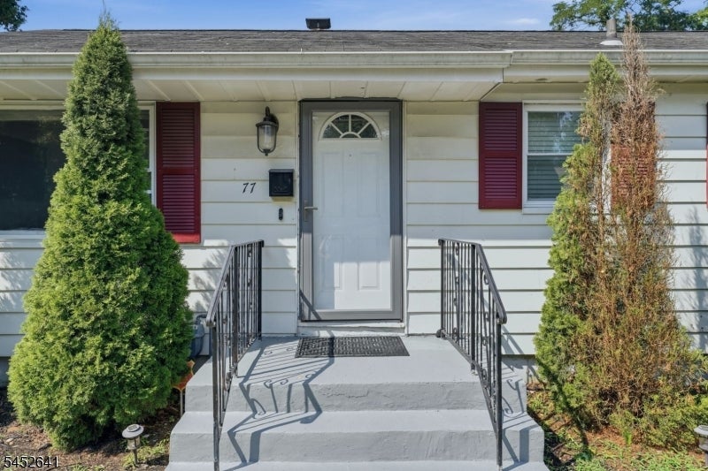 77 Deborah Ct