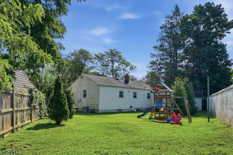 77 Deborah Ct