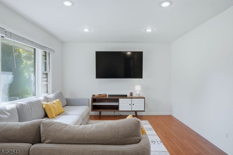 77 Deborah Ct