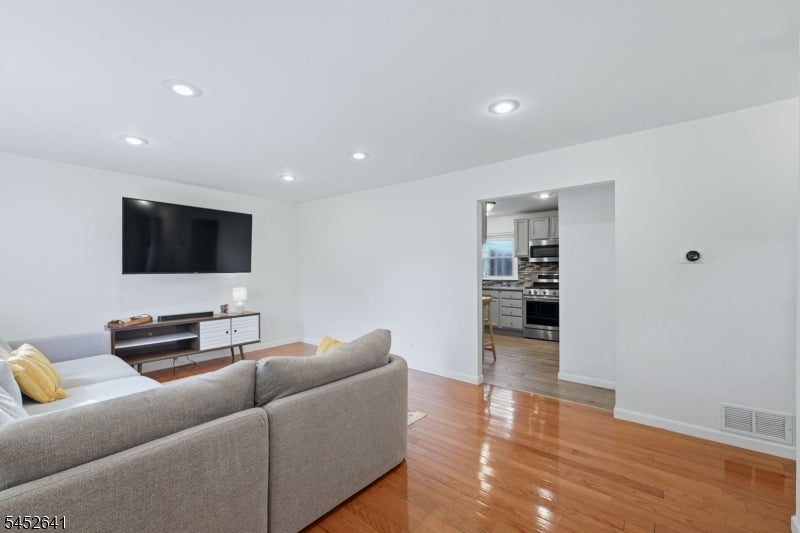77 Deborah Ct