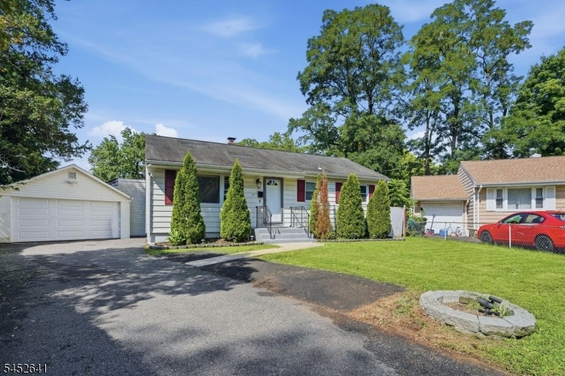 77 Deborah Ct
