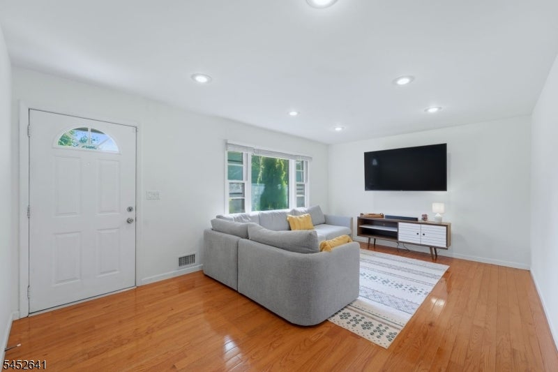 77 Deborah Ct