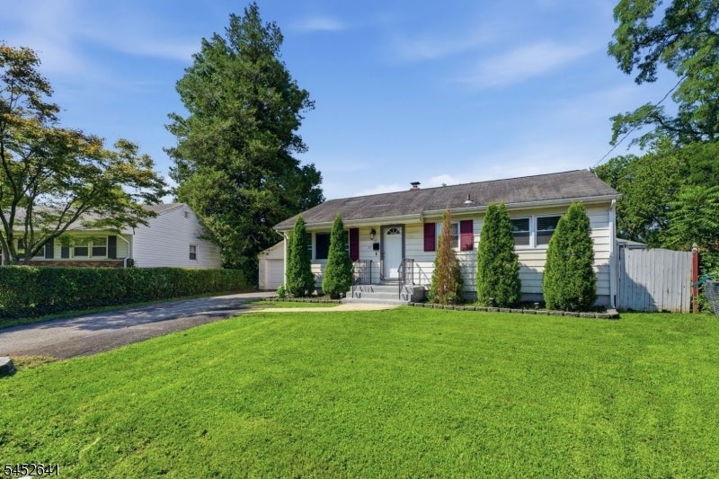 77 Deborah Ct