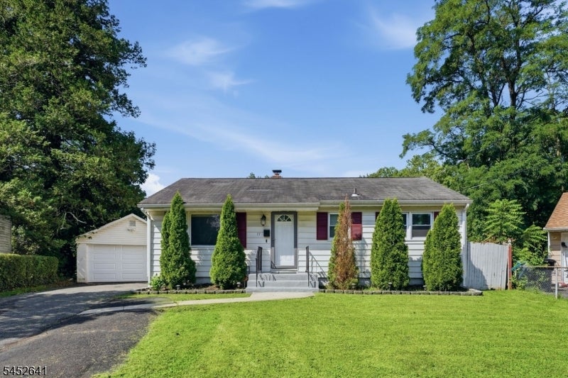 77 Deborah Ct