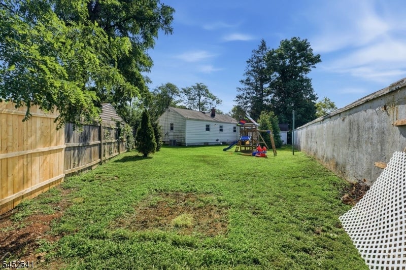 77 Deborah Ct