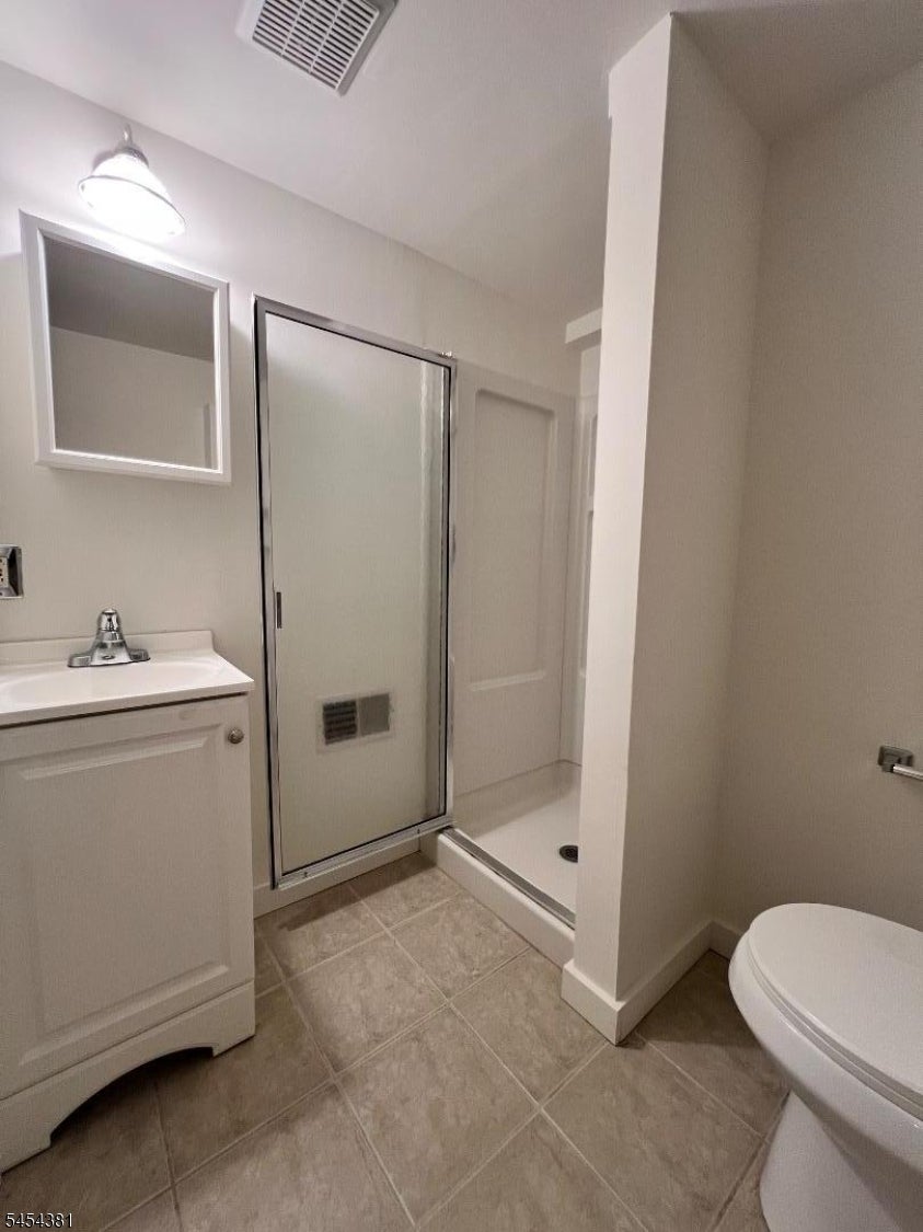 1 Alanon St
