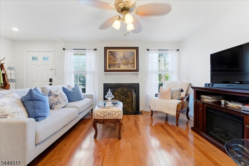 26 Alameda Ct