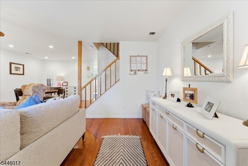 26 Alameda Ct