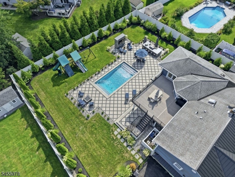 6 Dahl Dr