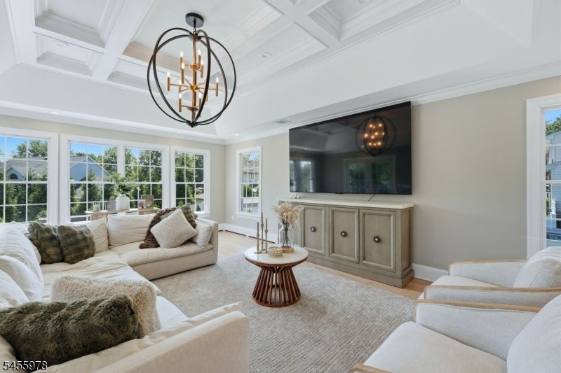 6 Dahl Dr