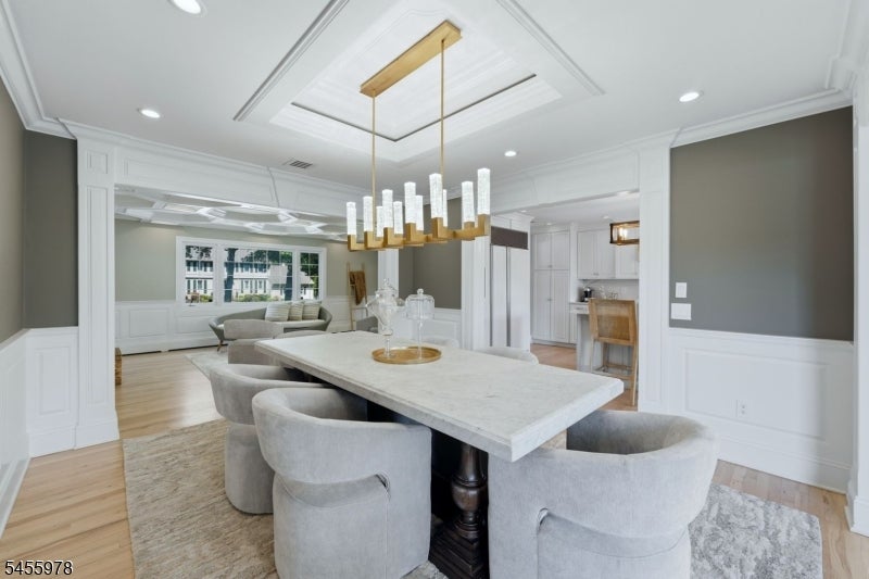 6 Dahl Dr