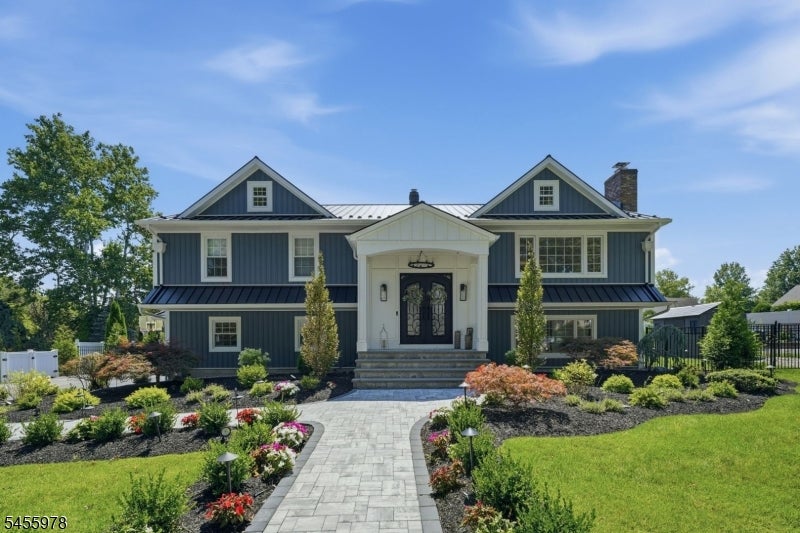 6 Dahl Dr