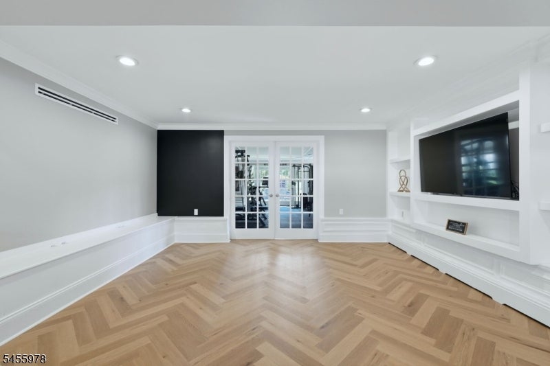 6 Dahl Dr