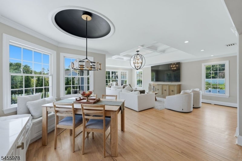 6 Dahl Dr