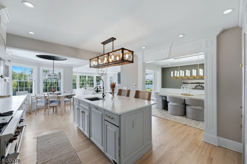 6 Dahl Dr
